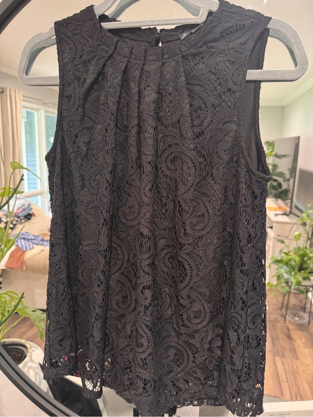 Adrianna Papell Black lined Lace Sleeveless Shell Top